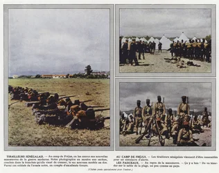 Tirailleurs Sénégalais, au camp de Fréjus, les faisceaux