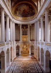Vue de la chapelle royale réalisée par Hardouin-Mansart en 1709 et consacrée par le Cardinal Noailles en 1710. Château de Versailles