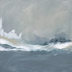 Des vagues océaniques en mouvement sous un ciel nuageux