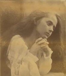 Jeune fille en prière