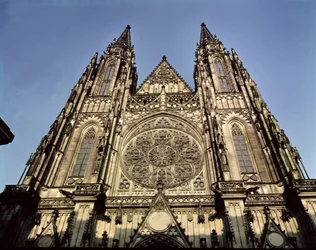 Façade de la cathédrale Saint-Guy