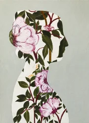 Silhouette de femme aux motifs floraux