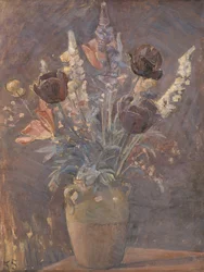 Vase en argile avec des tulipes et d