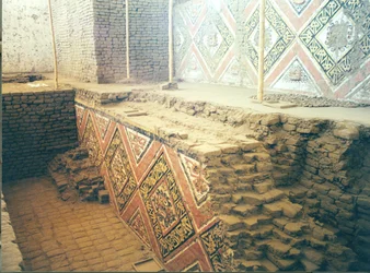 Intérieur de la pyramide, peut-être un complexe de temples, construit par le peuple Moche, vers 200-500 après J.-C. (photo) (pour plus de détails, voir 138729)