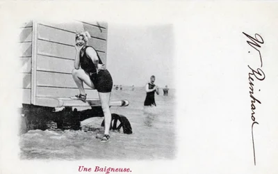 Femmes en maillots de bain, vers début 1900 (carte postale)