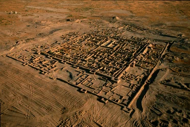 Vue aérienne de Gonur, un centre important de la culture Oxus, colonie fortifiée avec citadelle centrale