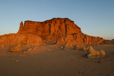 Coucher de lune et lever de soleil, Temple de Taharka, Porte du Bélier, Gebel Barkal, 2007