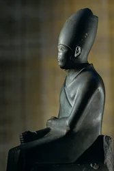 Statue de Khasekhem, Hiérakonpolis, pharaon de la 2e dynastie, Égypte, 2005