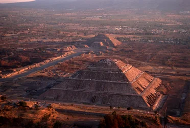 Teotihuacan; Pyramide de la Lune; Pyramides; Méso-Amérique; Mexique; Cultures anciennes, 2005