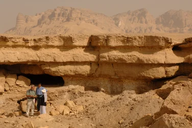 Le manuscrit a été trouvé dans une grotte similaire, El Minya, Égypte, Évangile de Judas; Codex T..., 2006 (photo)