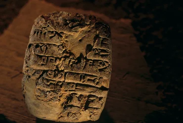 Urkesh, Empire Hourrite, Syrie, 2400 av. J.-C., Giorgio Buccellati, tablette cunéiforme, 2004 (photo)