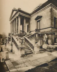 Entrée à portique de Chiswick House, une survivance du XVIIIe siècle, vers 1935