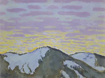 Pics montagneux avec nuages colorés