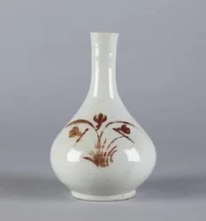 Bouteille avec motif floral, dynastie Yi