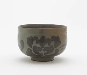 Tasse avec motif de fleurs de pivoine, première moitié du 12ème siècle