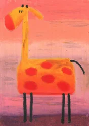 Une girafe adorable au coucher du soleil