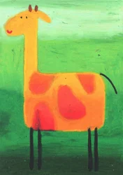 Une girafe espiègle en safari