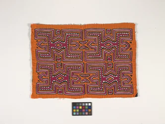 Panneau de chemise (Mola)