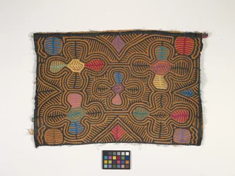 Panneau de chemise (Mola)