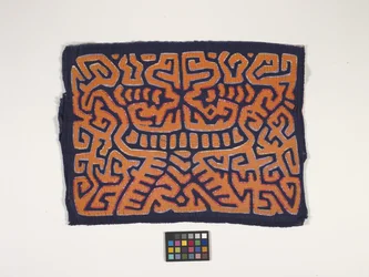 Panneau de chemise (Mola)