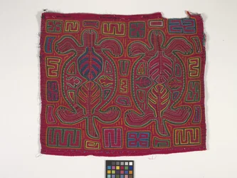 Panneau de chemise (Mola)