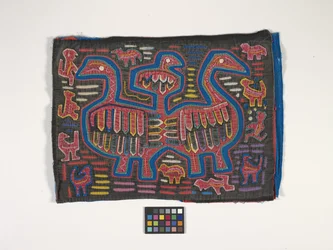 Panneau de chemise (Mola)