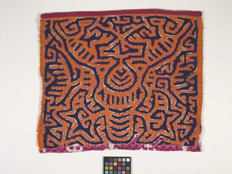 Panneau de chemise (Mola)