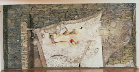 Relief mural "Merzbarn"