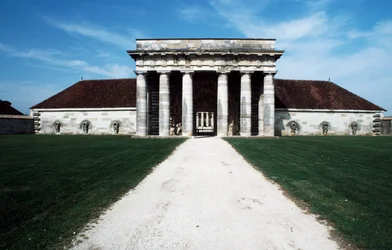 Entrée principale des Salines Royales, Arc-et-Senans, Franche-Comté, France