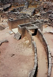 Vue aérienne du premier cercle de tombes (cimetière royal) découvert par l