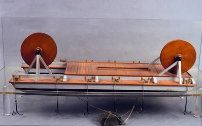 Drague fluviale, modèle de Léonard de Vinci (1452 - 1519). Musée des Sciences et Technologies, Milan