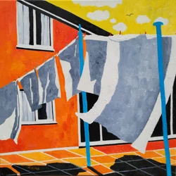 Terrasse ensoleillée avec étendoir à linge