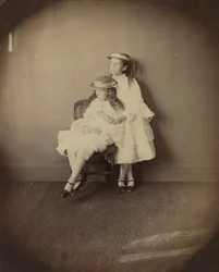 Julia et Ethel Arnold, 1872