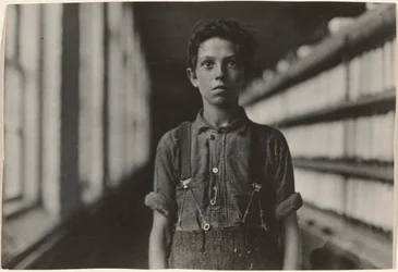 Jo Bodeon, "back-roper" dans la salle des mules. Chase Cotton Mill, Burlington, Vermont