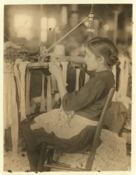 Usine de bonneterie Cherokee, Rome, Géorgie employant des tourneurs et des boucleurs âgés de 8 et 9 ans, 1913