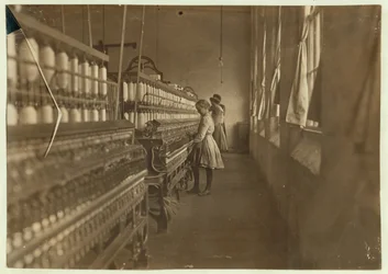 Hattie Hunter, fileuse dans les usines de coton de Lancaster, Caroline du Sud où elle travaille depuis 3 ans, 1908