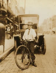 Jeune garçon travaillant comme messager pour la Postal Telegraph Company, Wilmington, Delaware, USA, c.1910