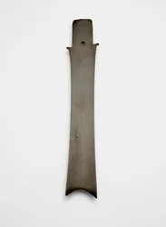 Lame fourchue (zhang), c.2000-1700 avant J.-C. (jade, néphrite)