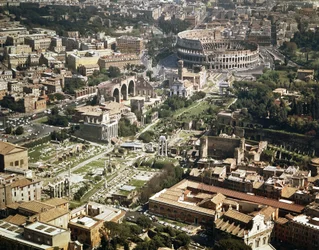 Colisée ou Amphithéâtre Flavien, vue aérienne, 70-80 ap. J.-C., Rome, Italie