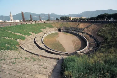 Italie, Région de Campanie, Pompéi, amphithéâtre (photo)
