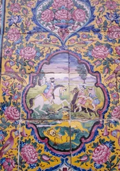 Chasse au lion, décoration en carreaux polychromes sur la façade de la maison Qavam également connue sous le nom de Narenjestan e Ghavam