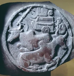 Médaillon décoré en relief de la balustrade du Stupa de Bharhut, monument bouddhiste, Madhya Pradesh, Inde, civilisation indienne, IIe siècle av. J.-C.