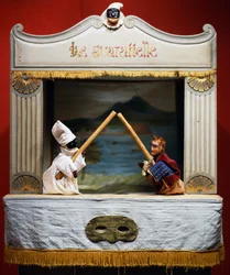 Punch (Pulcinella) et Pasquale Terremoto, marionnettes du théâtre Maria Imperatrice Guarattelle, Naples, Italie