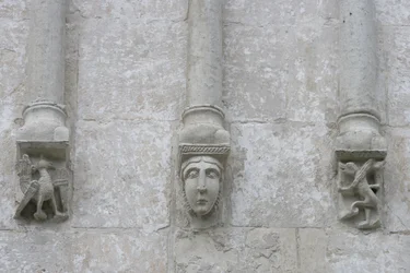 Russie, Vladimir, Bogolyubovo. Décorations sculptées de l