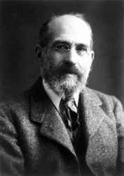 Sir Arthur Schuster, physicien britannique, début du 20e siècle
