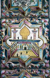 Vue de la mosquée, décorations en carreaux polychromes à Tekyeh Mo