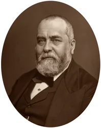 Sir Francis Philip Cunliffe Owen, directeur du South Kensington Museum