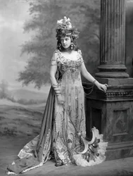 Mme Algernon Bourke 1870-1967, née Guendoline Irene Emily Sloane-Stanley