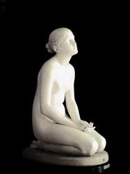 Confiance en Dieu. Une jeune fille est agenouillée, son regard se tourne vers le ciel en prière. Sculpture en marbre de Lorenzo Bartolini (1777-1850), 1835, h. 95 cm, Milan, Museo Poldi-Pezzoli
