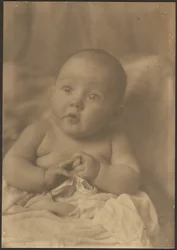 [Portrait de bébé]